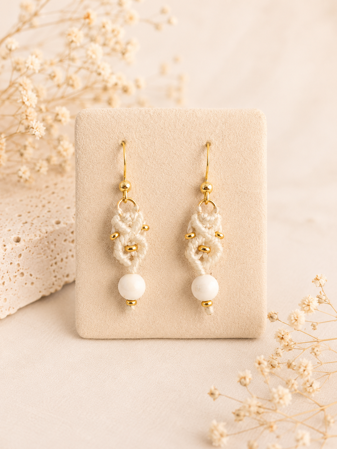 Aura Earrings - Mother of Pearl - White